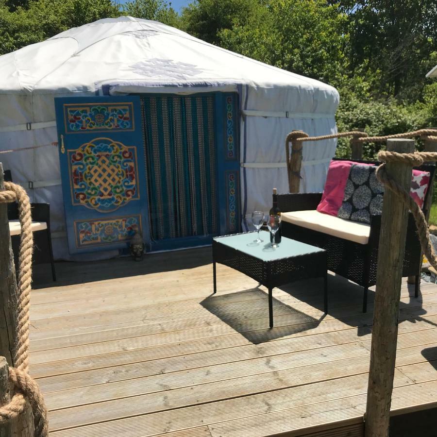 French Fields Luxury Glamping Original Mongolian Yurt Hotel Le-Vieux-Cerier Екстериор снимка
